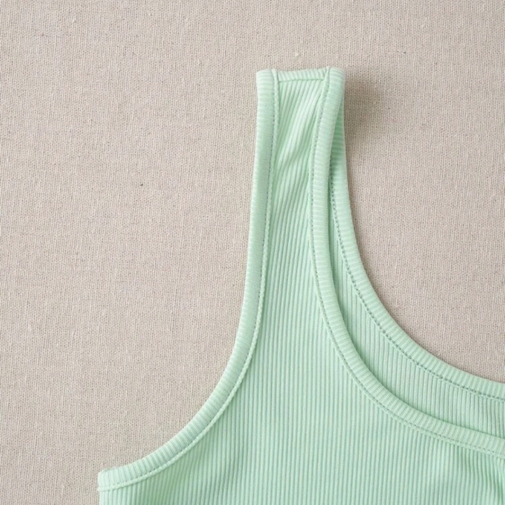 🍉5 for $25* Color Block Crop Tank - Picture 5 of 6